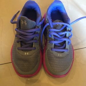 Toddler girls grey Under Armour sneakers